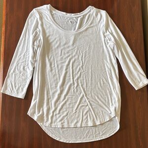 Tahari White Quarter Sleeve Top – Size Small